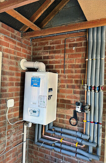 https://plumbermaddington.com.au/uploads/2025/06/commercial-plumbing-497911.jpg