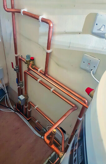 https://plumbermaddington.com.au/uploads/2025/06/hot-water-301986.jpg