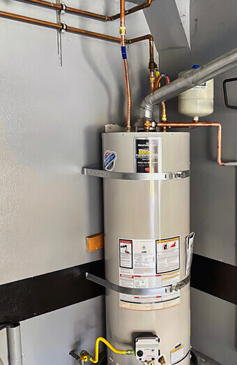 https://plumbermaddington.com.au/uploads/2025/06/hot-water-755205.jpg
